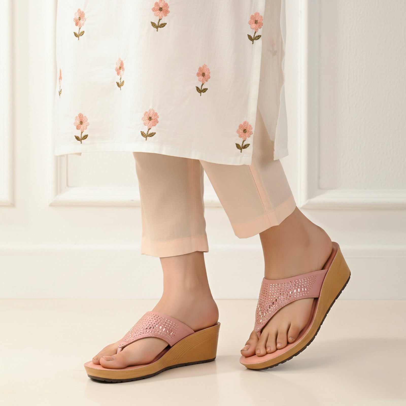 Sparkles Women's Daily Wear Sandal - WE2026 Peach