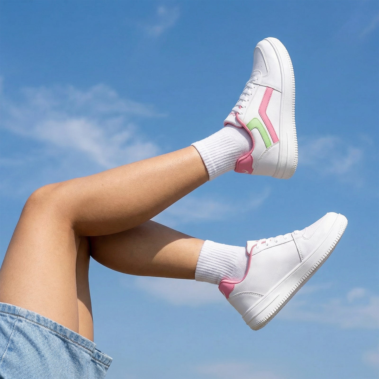 Women's Lifestyle Sneakers - WY3375 White